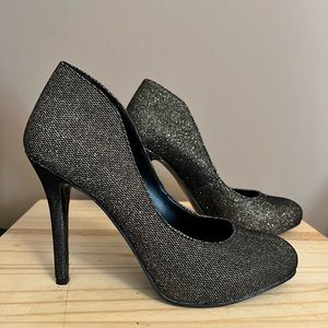 NWOB Dark gold sparkle Nine West heels - so cute!